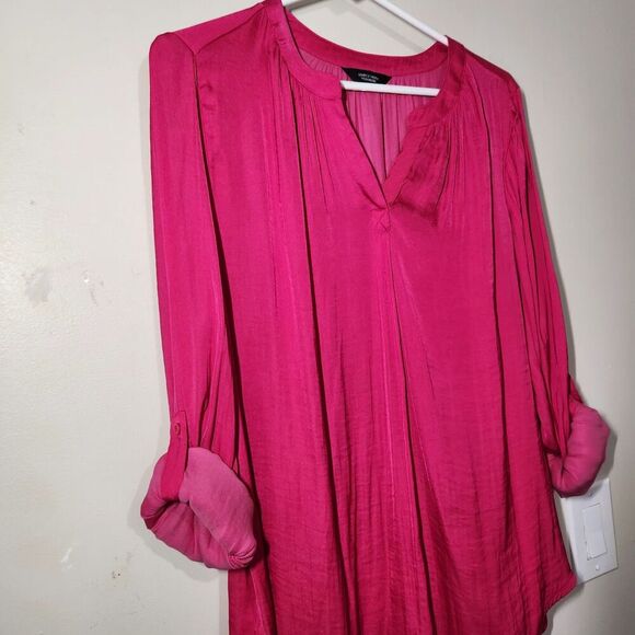 Simply Vera wang top Women Size Large Fucsia Color Silky Top Roll Tab Sleeves - Picture 9 of 15